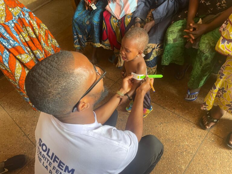Nyangezi : SOLIFEM mène une campagne de dépistage de la malnutrition chez les enfants de moins de 5 ans